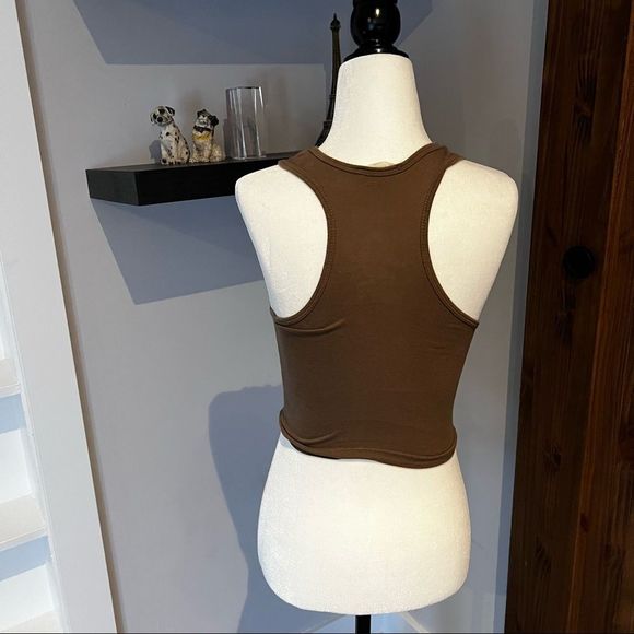 Zenana Outfitters Brown Cropped Tank Top - Picture 4 of 9